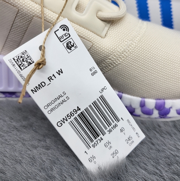adidas Originals Women's NMD_R1 Running Shoes Sz 8 - Picture 9 of 12